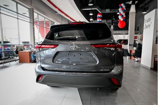 2021 Toyota Highlander LE