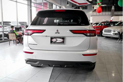 2024 Mitsubishi Outlander ES 2.5 S-AWC