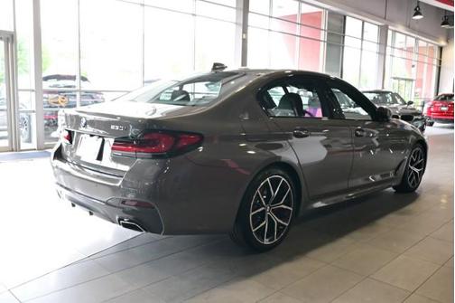 Gray 2021 BMW 530 i xDrive