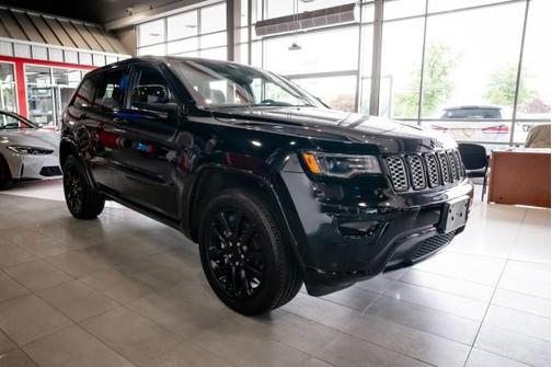 2022 Jeep Grand Cherokee Laredo