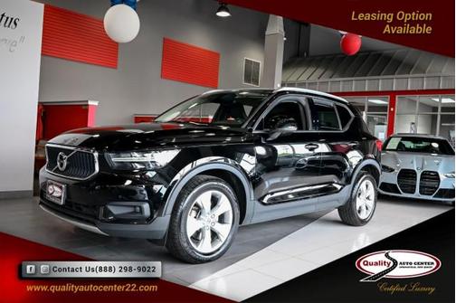 2022 Volvo XC40 T4 Momentum