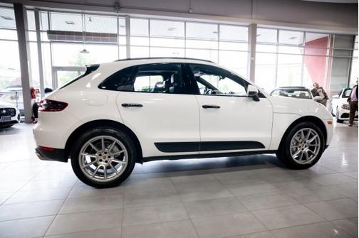 2018 Porsche Macan Base
