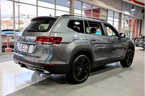 2022 Volkswagen Atlas 3.6L SE w/Technology