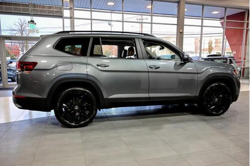 2022 Volkswagen Atlas 3.6L SE w/Technology