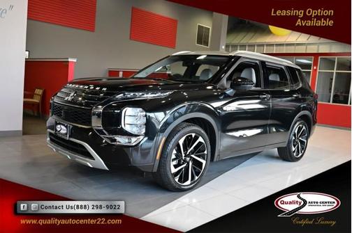 Black Diamond/Alloy Silver Roof 2024 Mitsubishi Outlander PHEV SEL