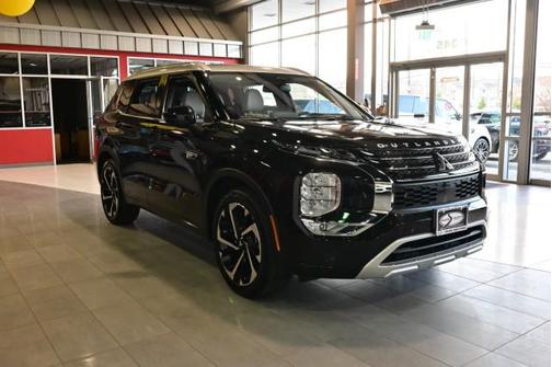 Black Diamond/Alloy Silver Roof 2024 Mitsubishi Outlander PHEV SEL