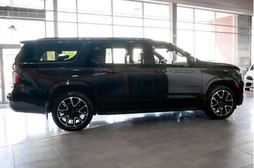 2023 Chevrolet Suburban RST