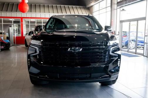 2023 Chevrolet Suburban RST