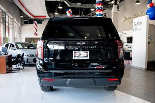 2023 Chevrolet Suburban RST