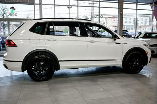 2024 Volkswagen Tiguan 2.0T SE R-Line Black 4MOTION