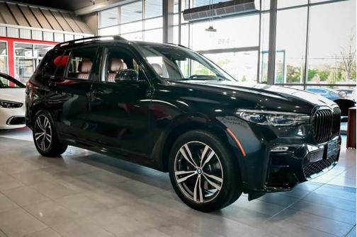 2021 BMW X7 M50i