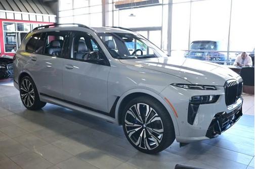 Brooklyn Grey Metallic 2023 BMW X7 M60i