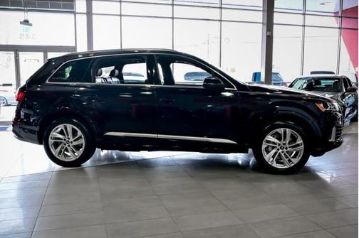 2021 Audi Q7 55 Premium