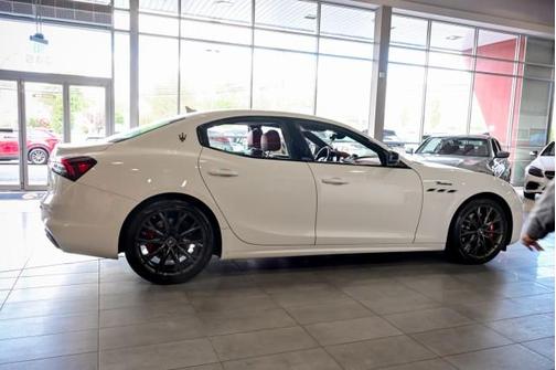2022 Maserati Ghibli Modena Q4