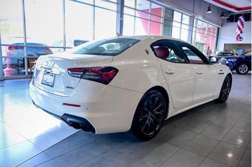 2022 Maserati Ghibli Modena Q4