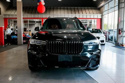 2021 BMW X7 M50i