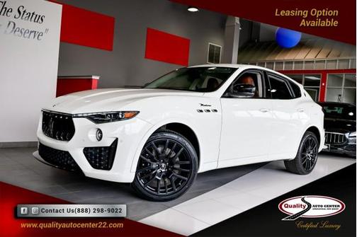 Bianco 2022 Maserati Levante Modena