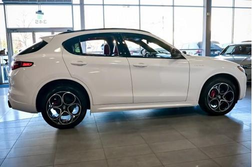 2023 Alfa Romeo Stelvio Veloce AWD