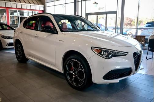 2023 Alfa Romeo Stelvio Veloce AWD