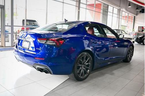 2022 Maserati Ghibli Modena Q4