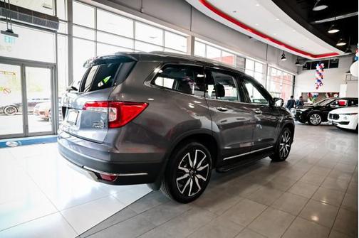2022 Honda Pilot Touring 8-Passenger