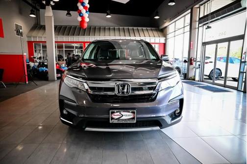 2022 Honda Pilot Touring 8-Passenger