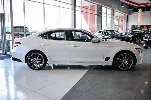 2022 Genesis G70 2.0T AWD