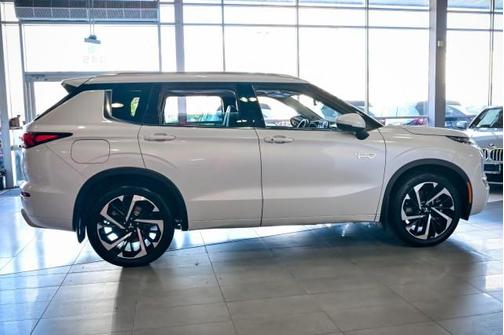 2023 Mitsubishi Outlander PHEV SEL