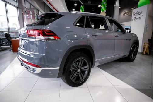 2021 Volkswagen Atlas Cross Sport 3.6L V6 SE w/Technology R-Line