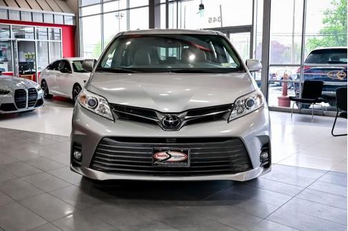 2018 Toyota Sienna XLE Premium