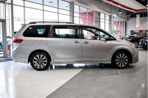 2018 Toyota Sienna XLE Premium