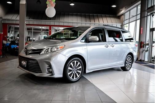 2018 Toyota Sienna XLE Premium