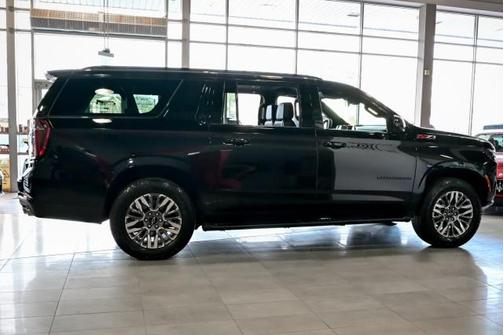 2025 Chevrolet Suburban 4WD Z71
