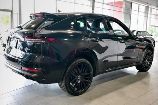 Nero Ribelle Metallic 2022 Maserati Levante Modena