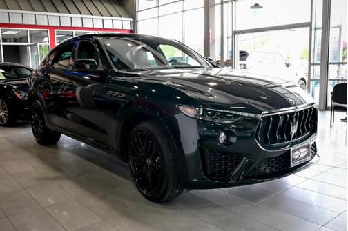 Nero Ribelle Metallic 2022 Maserati Levante Modena