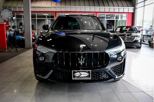 Nero Ribelle Metallic 2022 Maserati Levante Modena