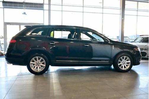 2015 Lincoln MKT Livery