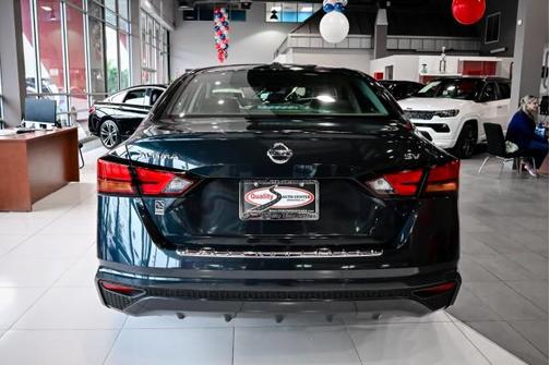 2022 Nissan Altima 2.5 SV