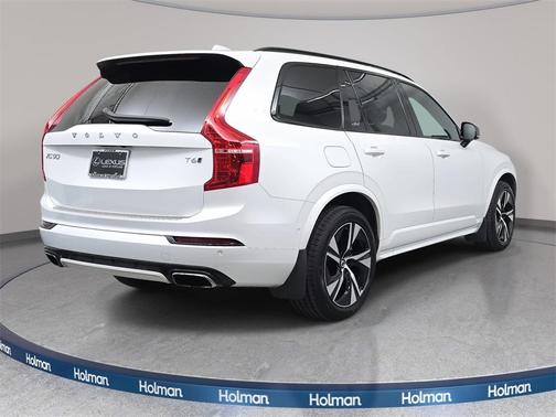 2021 Volvo XC90 T6 R-Design