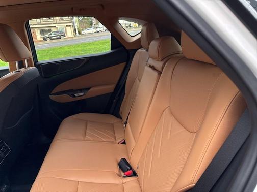 2025 Lexus NX 450h+ Luxury