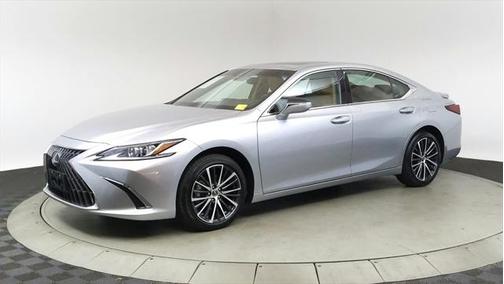 2023 Lexus ES 300h Base