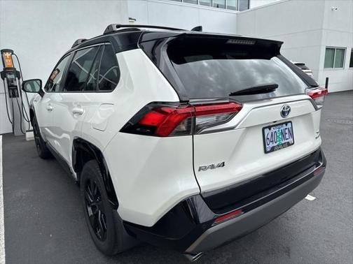 2021 Toyota RAV4 Hybrid SE