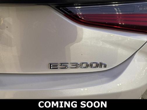 2025 Lexus ES 300h Luxury