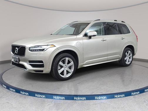 2016 Volvo XC90 Hybrid T8 Momentum