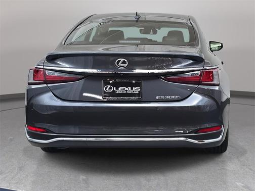 2025 Lexus ES 300h Base