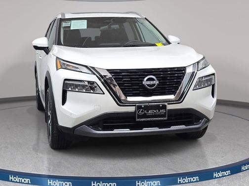 Pearl White Tricoat 2023 Nissan Rogue SL
