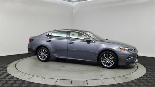 2016 Lexus ES 300h Base