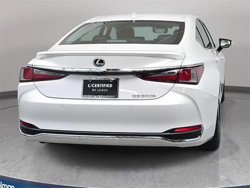 2025 Lexus ES 300h Luxury