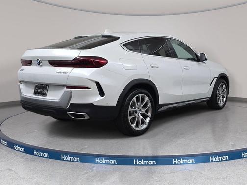 White Metallic 2022 BMW X6 xDrive40i