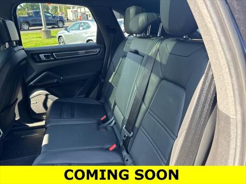 2022 Porsche Cayenne S